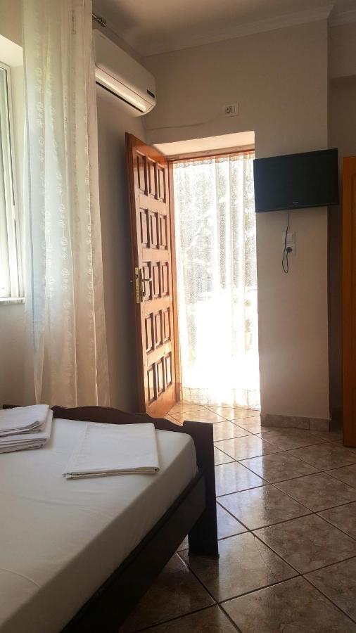 Vita Apartment - Spacious Garden And Balcony 5 Min To Beach & Center Ksamil Exterior foto