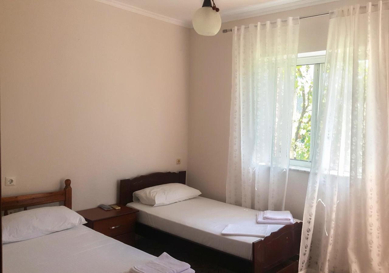 Vita Apartment - Spacious Garden And Balcony 5 Min To Beach & Center Ksamil Exterior foto