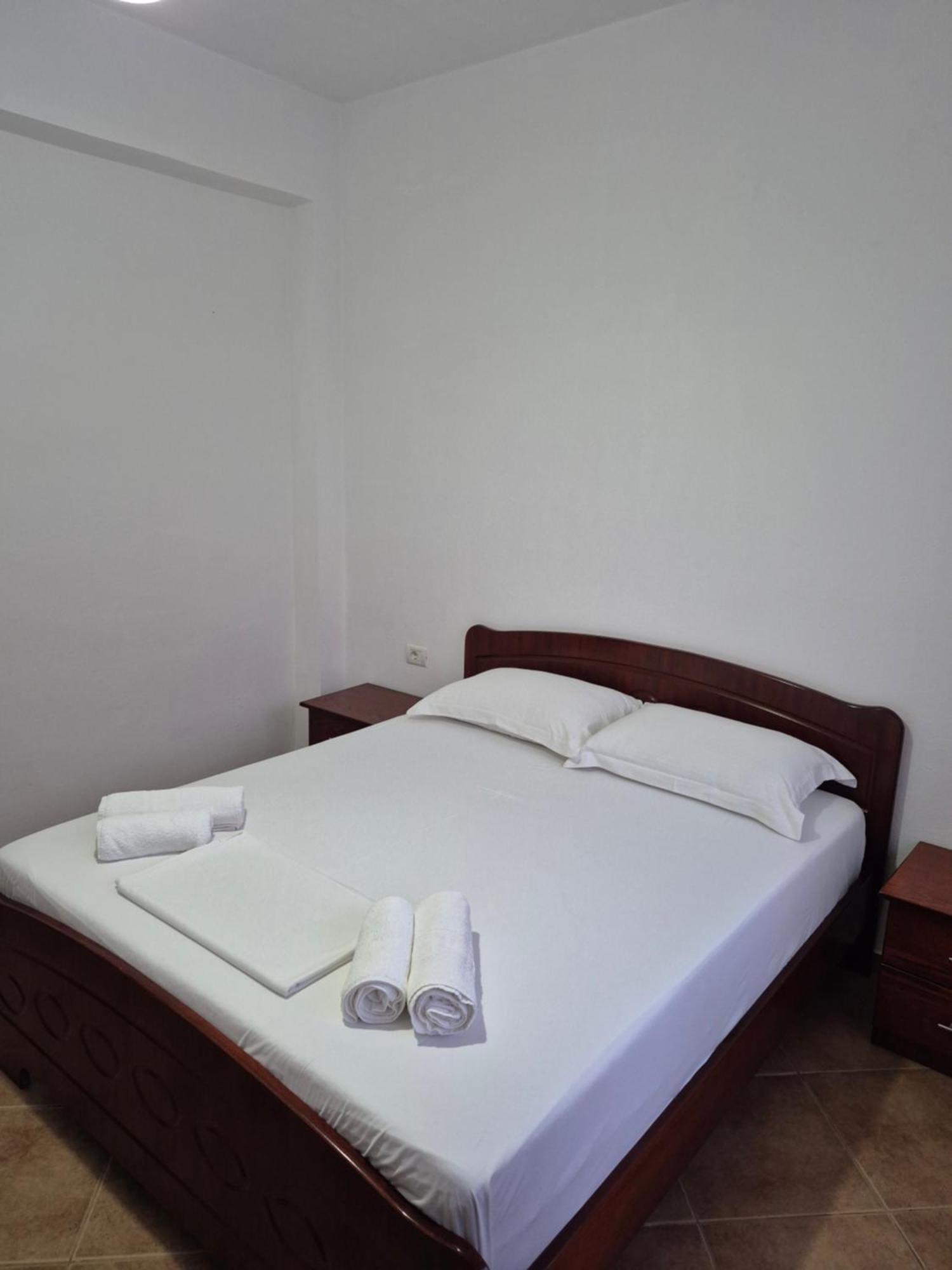 Vita Apartment - Spacious Garden And Balcony 5 Min To Beach & Center Ksamil Exterior foto